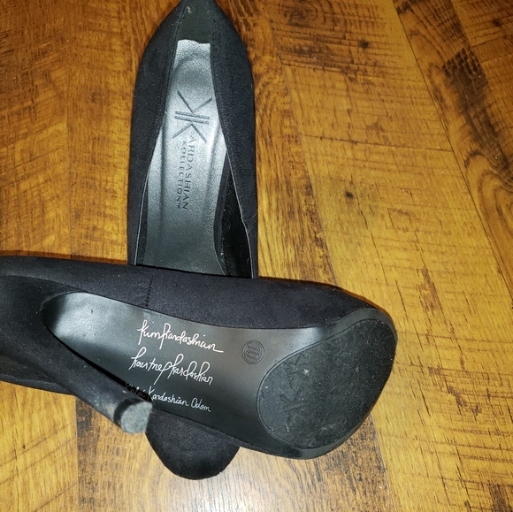 Heels - Picture 6 of 6